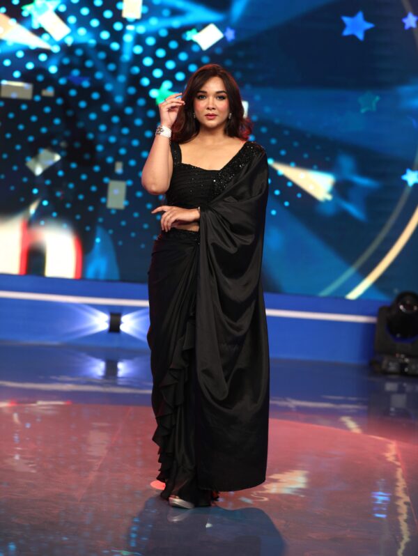 Black Drape Ruffle Saree - Image 3