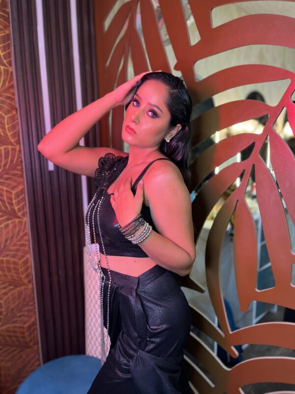 Black Sizzling Drape Skirt Set - Image 4